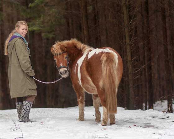 Spaziergang mit Pony